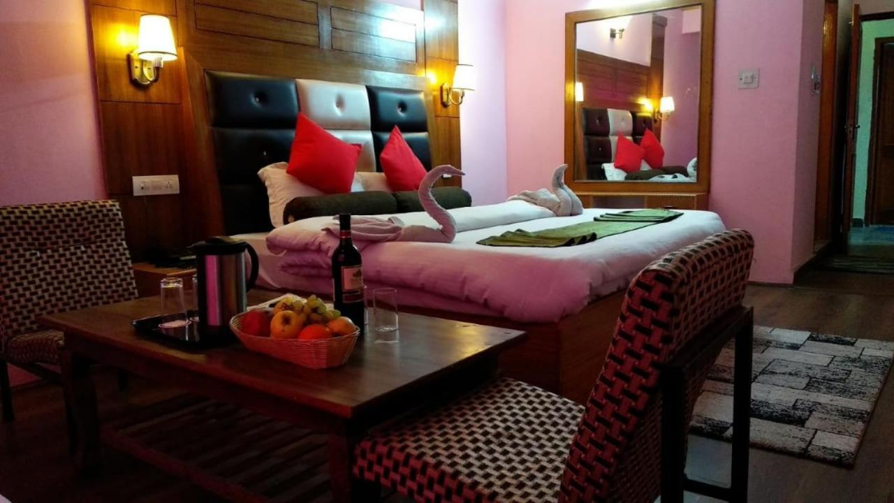 Dormico'S Hotel Snowbird Manāli Eksteriør bilde